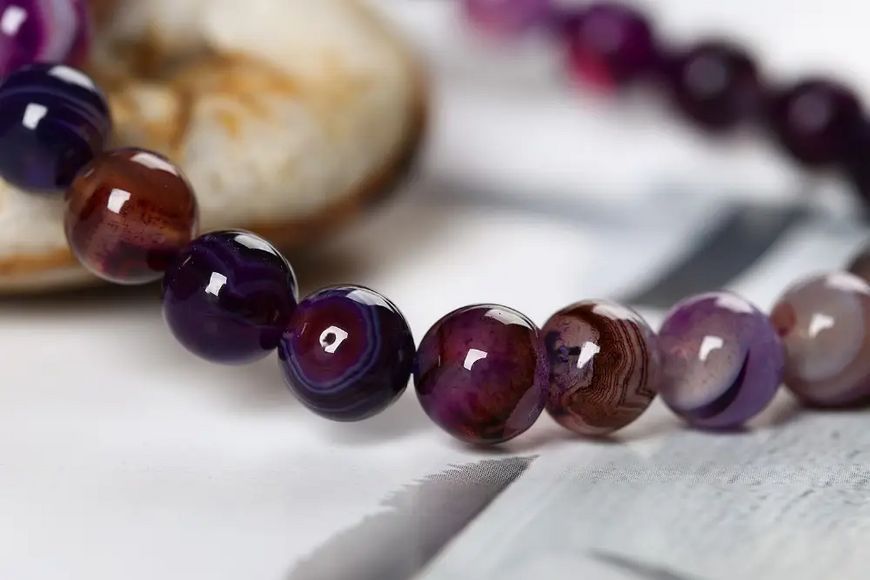 Браслет из натурального фиолетового агата Диаметр камня 8 мм 45762 фото